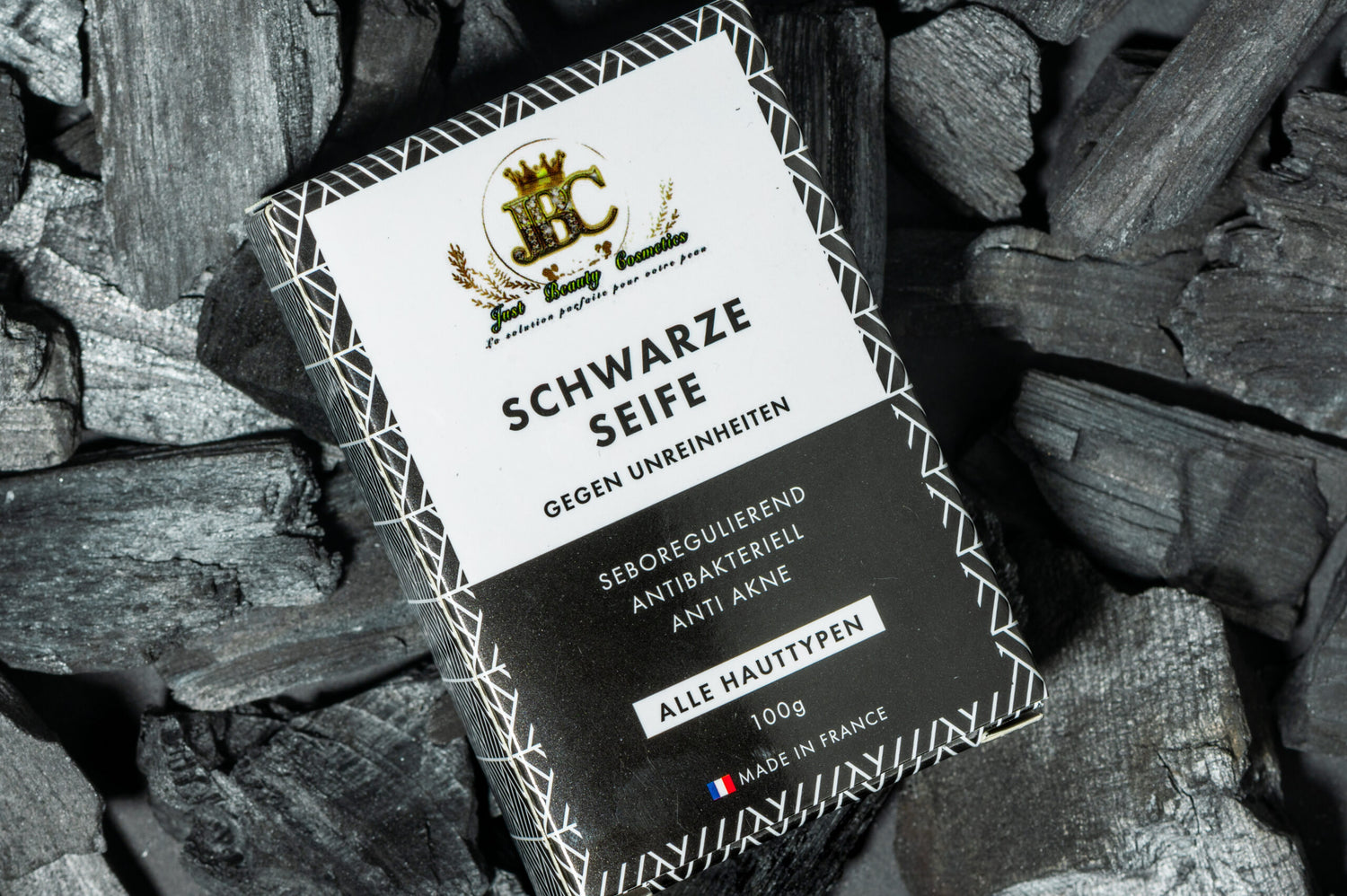 SAVONS NOIR AU CHARBON DE BAMBOU CONTRE L'ACNÉ 100G